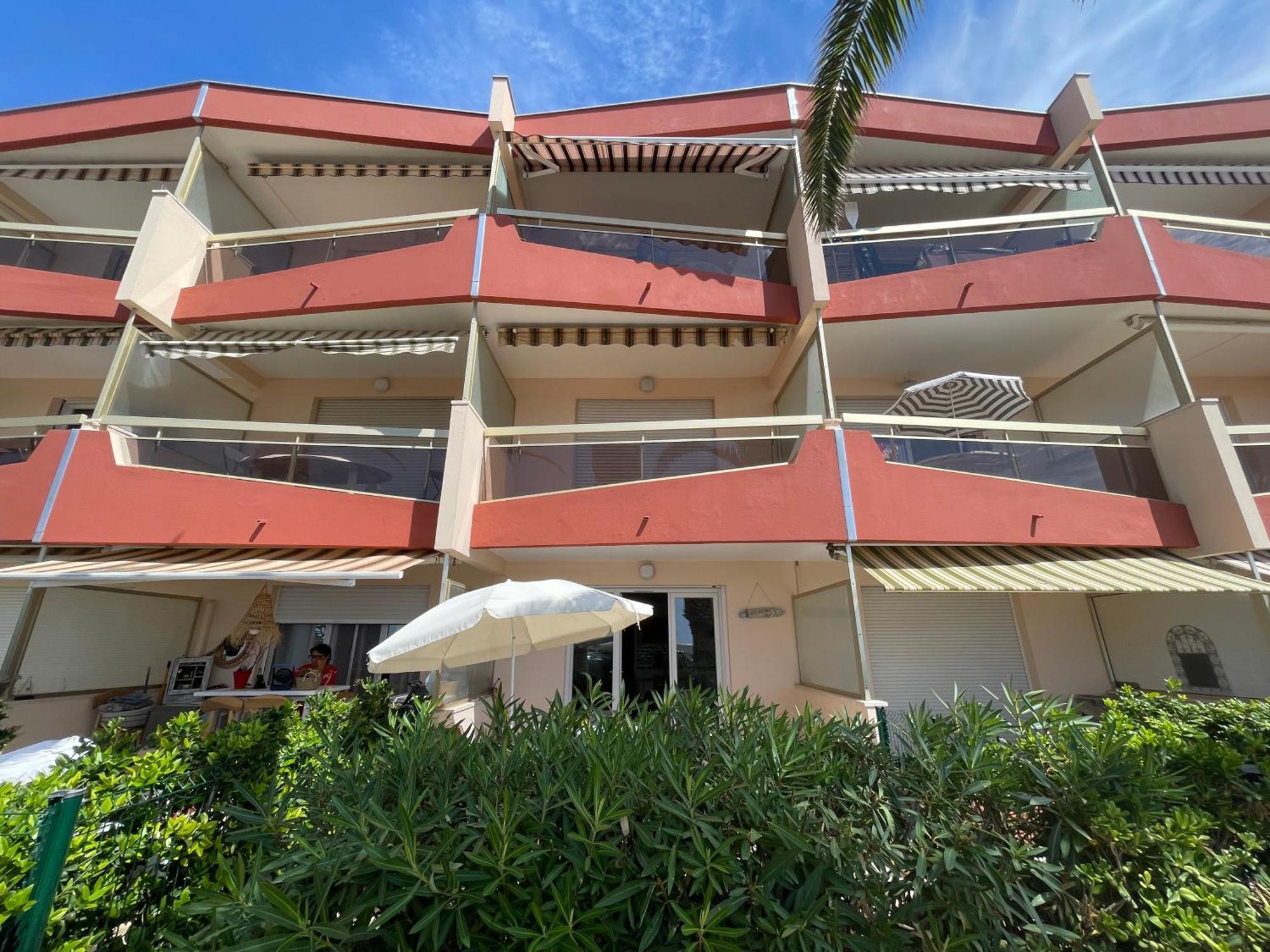 "Les Palmiers" Studio Spacieux Vue Mer Terrasse & Parking Saint-Cyr-sur-Mer Dış mekan fotoğraf